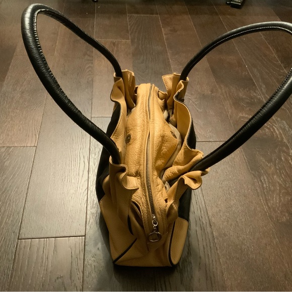 New no tag Made in Italy Leather One of a Kind shoulder bag - Picture 2 of 4